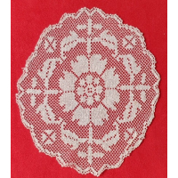 Ovaal kanten kleedje